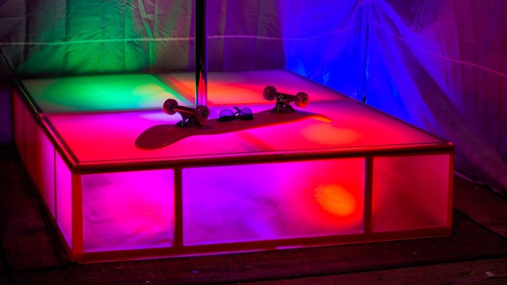 all star stages custom acrylilc glow furniture 6x4 stage with spinning 45mm dance pole and pink skateboard-105