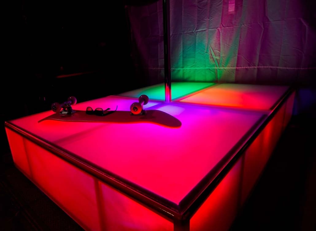 all star stages custom acrylilc glow furniture 6x4 stage with spinning 45mm dance pole and pink skateboard with leds in red green and orange